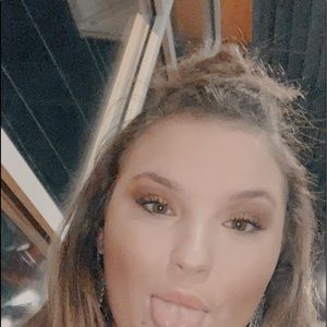 Meet your Posher, Maddie